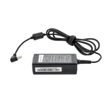 Alimentatore per notebook Acer / Dell, 30W / 19V / 1,58A / 5,5mm x 1,7mm Alimentatore per notebook Acer / Dell, 30W / 19V / 1,58A / 5,5mm x 1,7mm